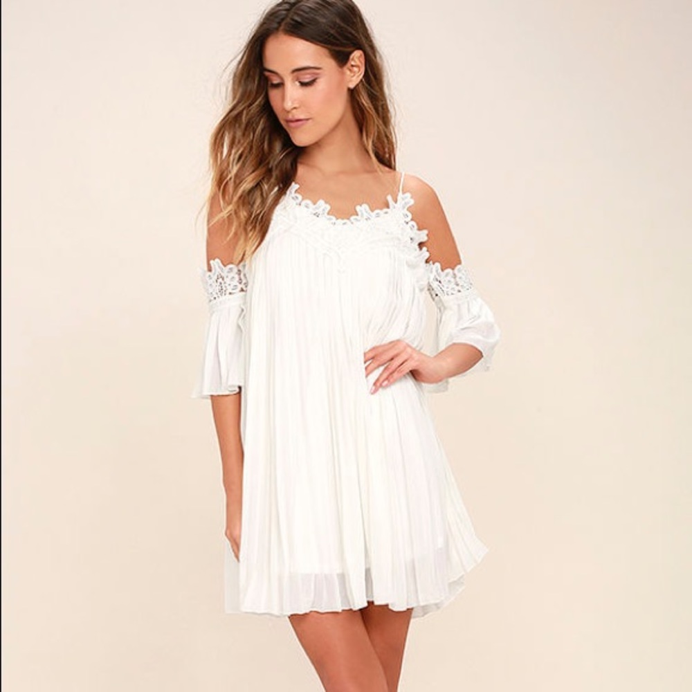 Lulus Off Shoulder Burgundy Pleated Dress M